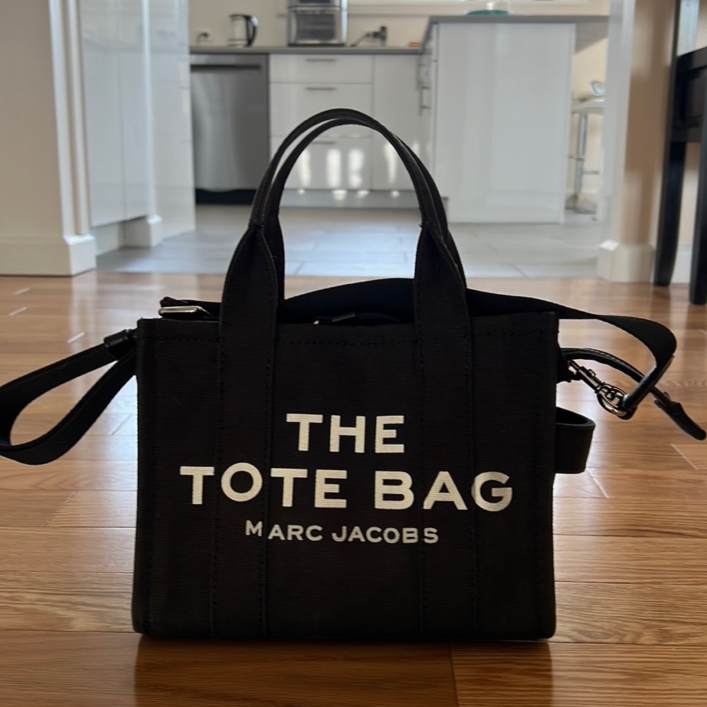 Marc Jacobs Mini tote bag 100% Authentic